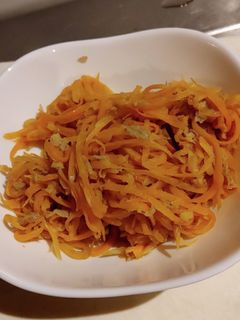 ツナ缶で人参シリシリ-レシピのメイン写真