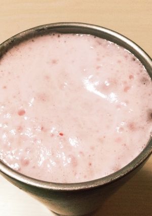 イチゴ牛乳スムージー!!-レシピのメイン写真