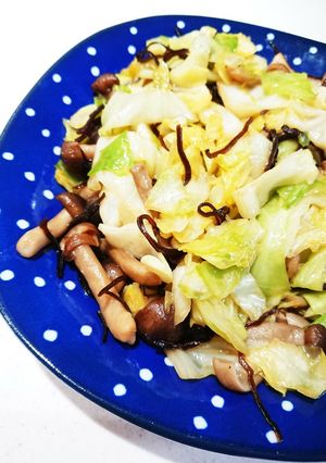 キャベツとしめじの塩昆布バター-レシピのメイン写真