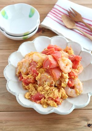ごはんがすすむ！えびとトマトの卵とじ-レシピのメイン写真