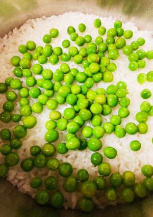 豆ご飯！えんどうキレイな色-レシピのメイン写真