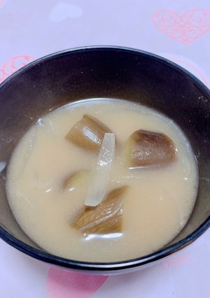ナスと玉ねぎのみそ汁-レシピのメイン写真