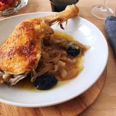 รูปของ スペイン料理☆鶏肉とプルーンのオイル煮