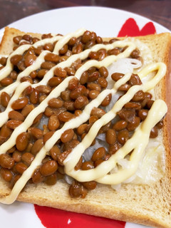 マリネした玉ねぎと納豆トースト-レシピのメイン写真