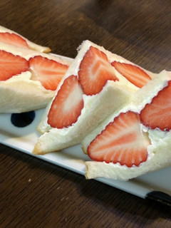 自分で作る苺サンド-レシピのメイン写真