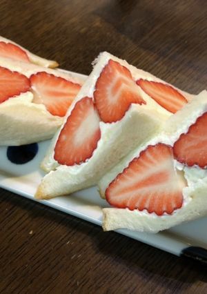 自分で作る苺サンド-レシピのメイン写真