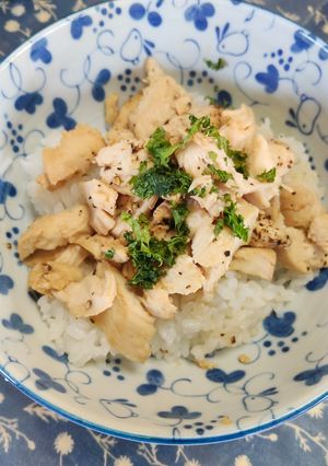 鶏むねガーリックバターライス丼-レシピのメイン写真