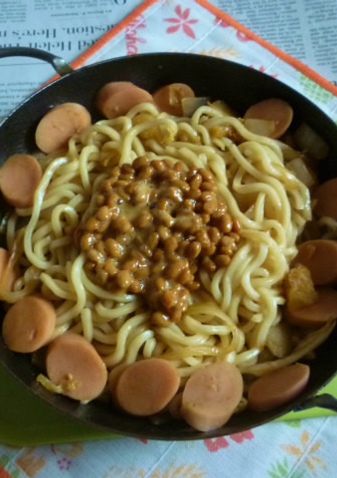 おさかなソーセージ＆納豆の焼きうどん-レシピのメイン写真