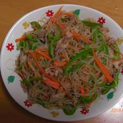 รูปของ おかずにピッタリ！春雨とお肉の炒め物♪