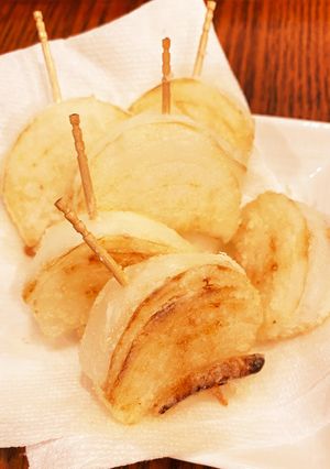 サクっとトロっと甘い新玉ねぎの串揚げ　-レシピのメイン写真