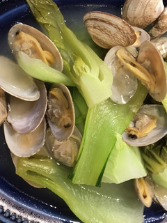 簡単!あさりと青梗菜の白ワインバター蒸し-レシピのメイン写真