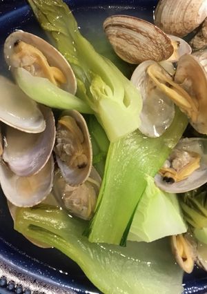 簡単！あさりと青梗菜の白ワインバター蒸し-レシピのメイン写真
