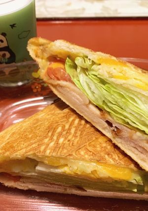 ベーコンレタストマトチーズのホットサンド-レシピのメイン写真