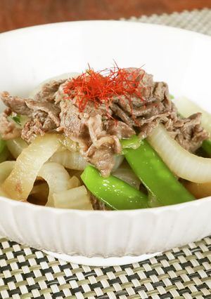 簡単煮物!新玉ねぎとさやえんどうのすき煮-レシピのメイン写真