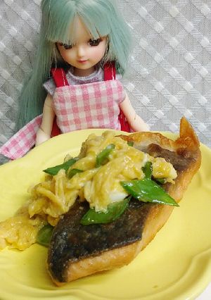 リカちゃん♡絹さやスクランブル添え鮭-レシピのメイン写真