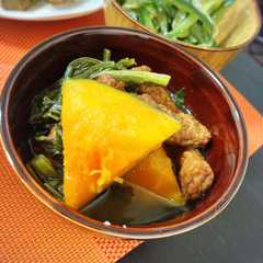 รูปของ 南瓜とフキと春菊の煮物