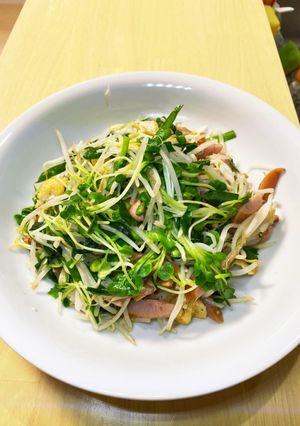 簡単！シンプル！もやしとカイワレのソテー-レシピのメイン写真