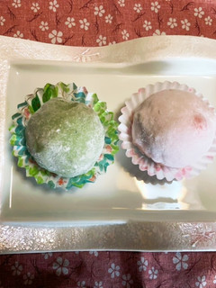 色も綺麗な♪抹茶と桜餡♡桜と白餡の苺大福-レシピのメイン写真