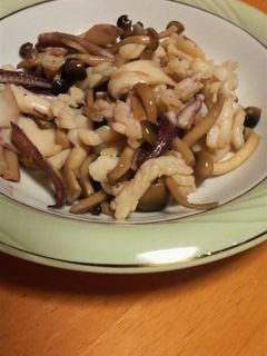 簡単☆いかとシメジのバターしょうゆ炒め-レシピのメイン写真