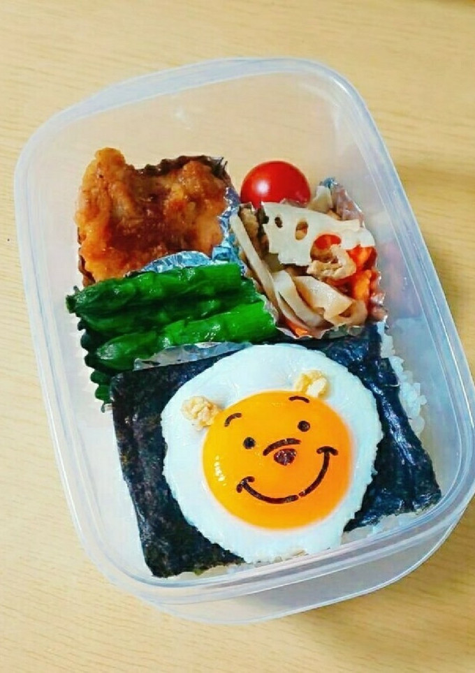 のり弁の上に目玉焼きプーさん弁当-レシピのメイン写真