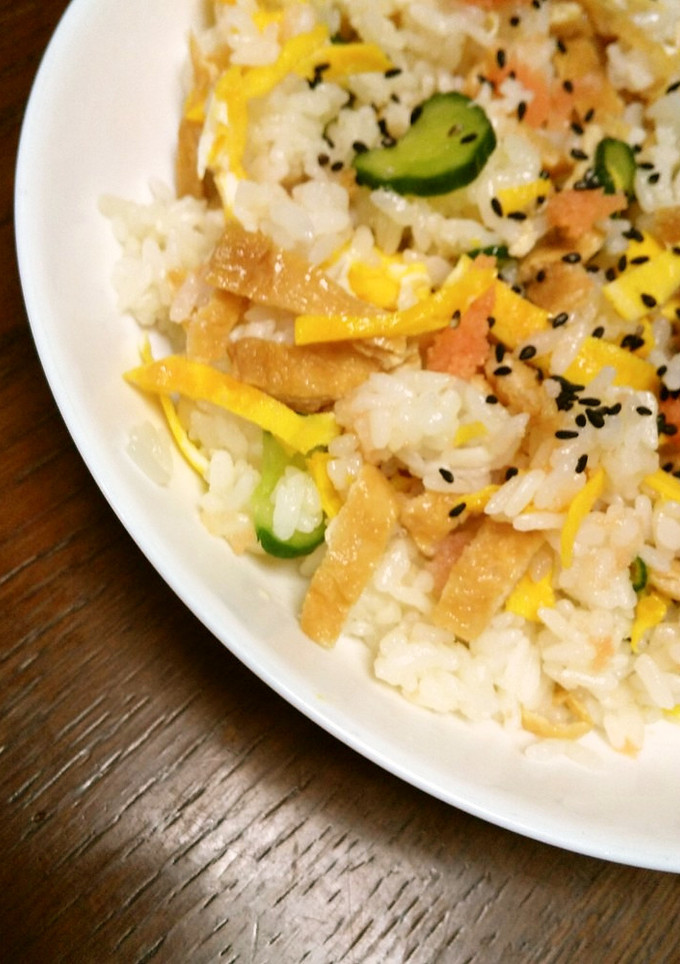 おいなりさんの揚げで簡単ちらし寿司-レシピのメイン写真