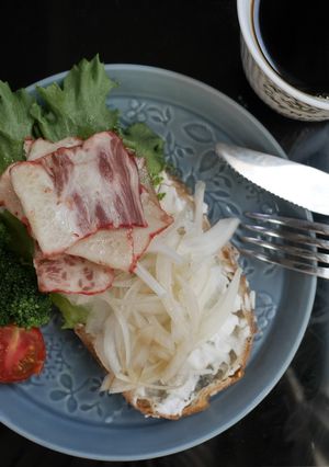スモーブロー　鯨ベーコン-レシピのメイン写真