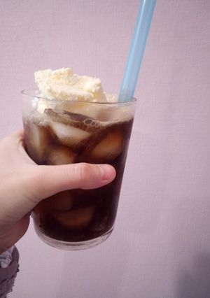 簡単！材料2つコーラフロート！-レシピのメイン写真