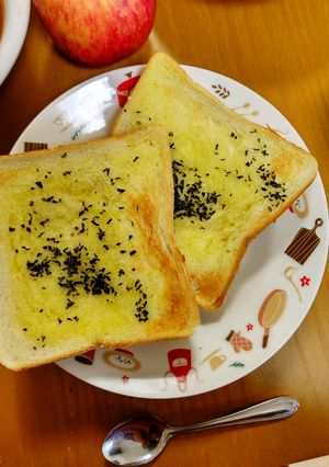 ガーリックトースト★家にあるパンで！-レシピのメイン写真