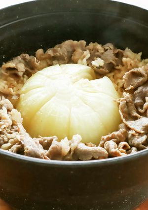 簡単!新玉ねぎと牛肉の炊き込みごはん-レシピのメイン写真