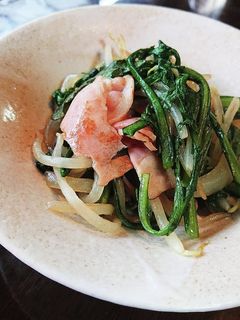 春菊とベーコンの炒め物-レシピのメイン写真