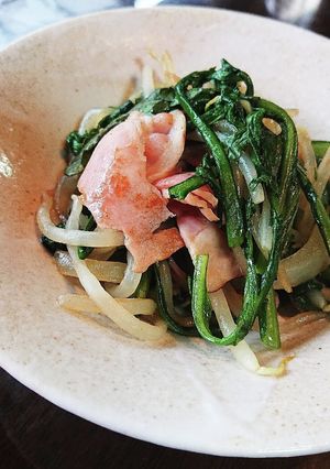 春菊とベーコンの炒め物-レシピのメイン写真