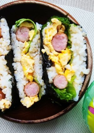 ウインナ卵山芋きんぴらレタスおにぎらず-レシピのメイン写真