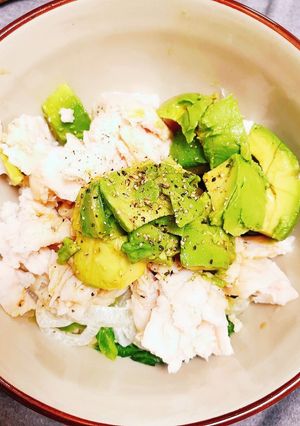 サラダチキンとアボカドのヘルシー丼-レシピのメイン写真