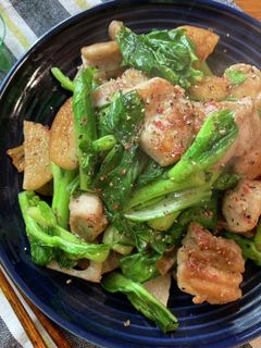 鶏もも肉と菜の花のにんにく黒こしょう炒め-レシピのメイン写真
