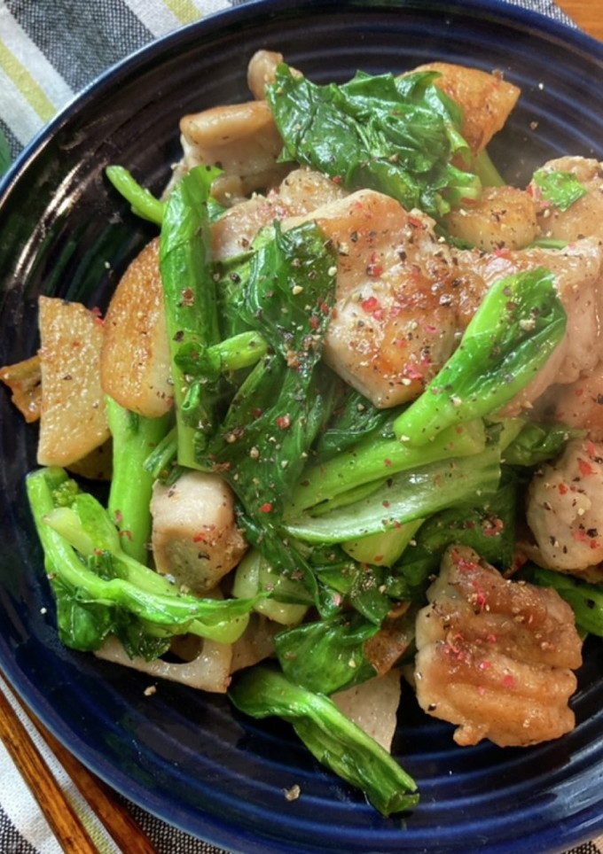 鶏もも肉と菜の花のにんにく黒こしょう炒め-レシピのメイン写真
