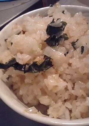 ごま油で♪ネギ塩わかめチャーハン-レシピのメイン写真