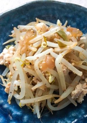 簡単ヘルシー☆鶏胸挽肉の中華風もやし炒め-レシピのメイン写真
