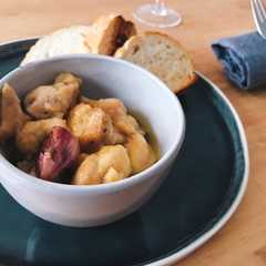 รูปของ 簡単スペイン料理☆最高の鶏肉のアヒージョ
