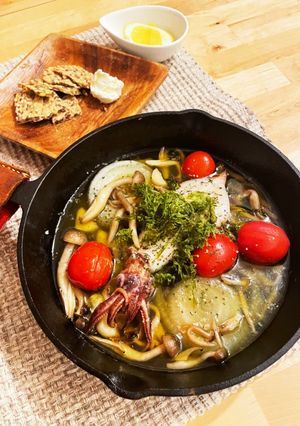 簡単キャンプ飯♪海苔とイカのアヒージョ-レシピのメイン写真