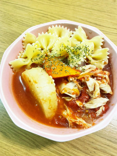 チキン丸ごと圧力鍋でトマトスープマカロニ-レシピのメイン写真