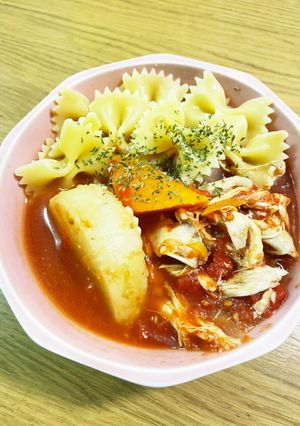 チキン丸ごと圧力鍋でトマトスープマカロニ-レシピのメイン写真