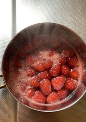 いちごの赤ワイン煮-レシピのメイン写真
