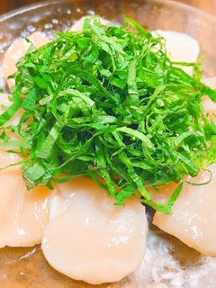 ホタテのお刺身にたっぷり大葉乗せて♡-レシピのメイン写真