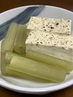 旬を楽しむ!ふきと焼き豆腐の煮物-レシピのメイン写真