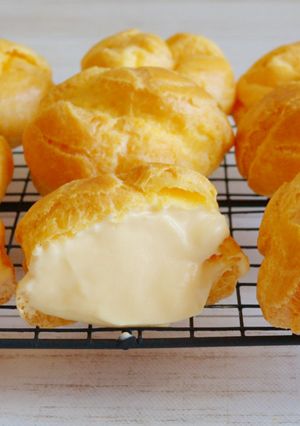 クリーム溢れる本格的「シュークリーム」-レシピのメイン写真