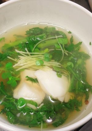 不眠解消！？たらと春菊のスープ-レシピのメイン写真