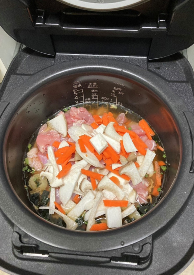 松茸のお吸い物を使った炊き込みご飯-レシピのメイン写真