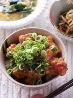 ねぎたっぷり鶏の甘辛照り焼き丼-レシピのメイン写真