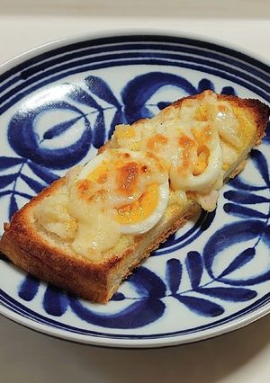ポテサラ卵カレーチーズトースト-レシピのメイン写真