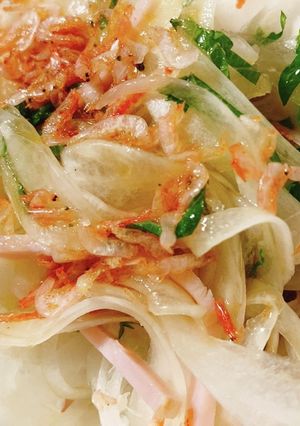 簡単！美味しい！新玉ねぎのさっぱりサラダ-レシピのメイン写真